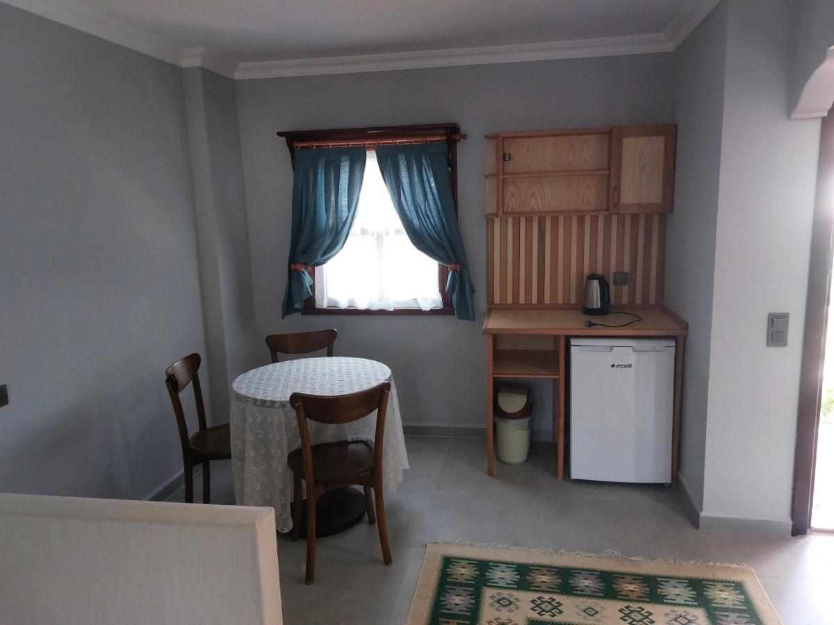 Nerissa Hotel Чирали Экстерьер фото