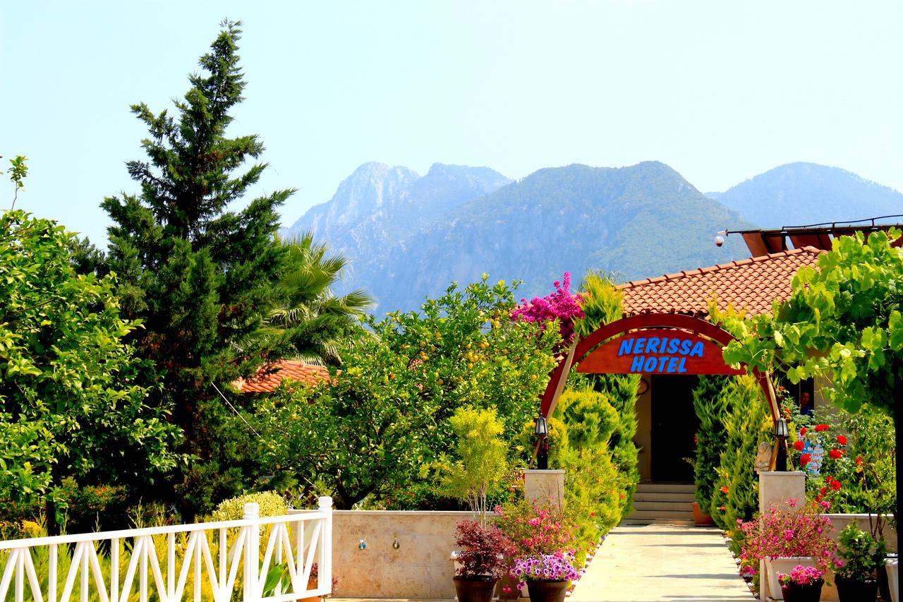 Nerissa Hotel Чирали Экстерьер фото