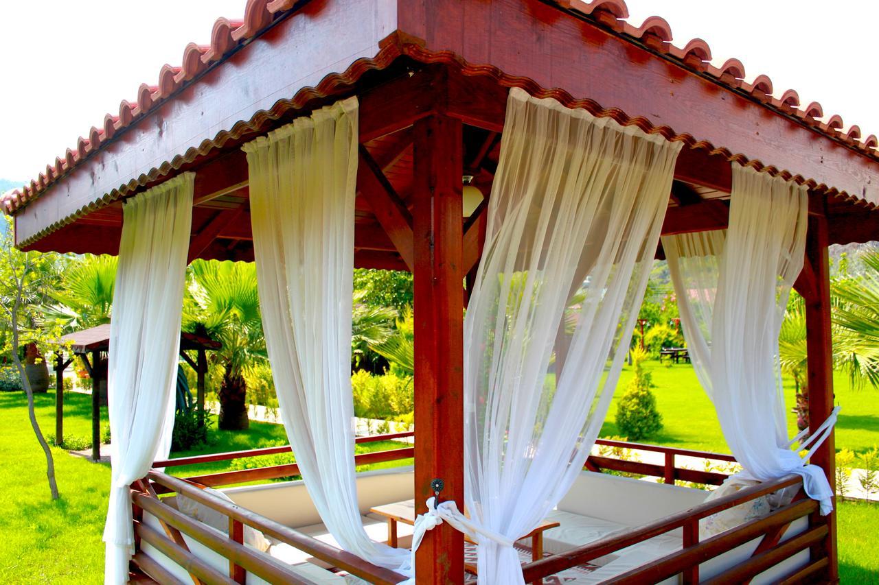 Nerissa Hotel Чирали Экстерьер фото