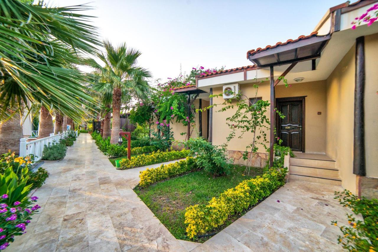 Nerissa Hotel Чирали Экстерьер фото