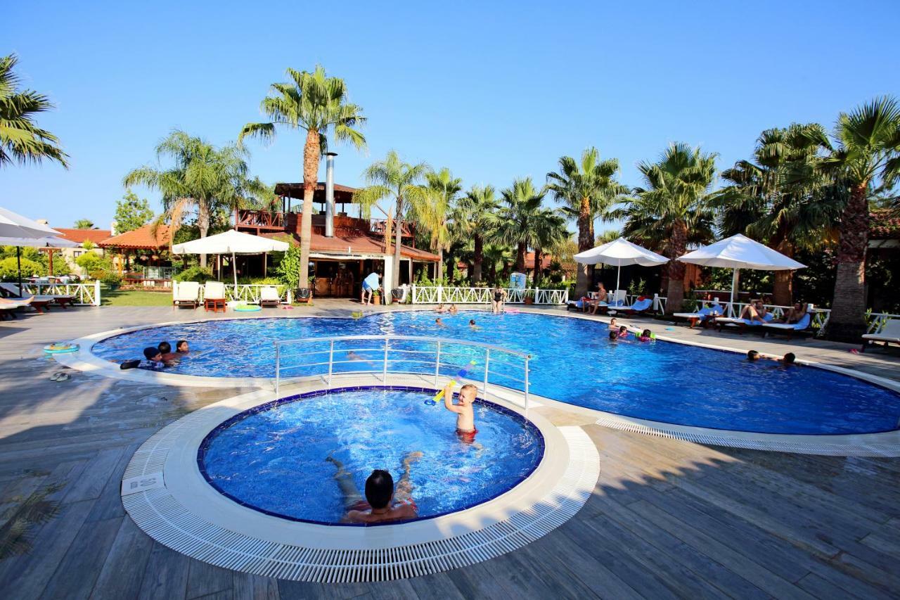 Nerissa Hotel Чирали Экстерьер фото
